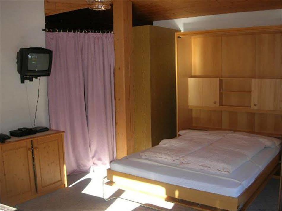 شقة سامنون  في Haus Che D'Mot المظهر الخارجي الصورة