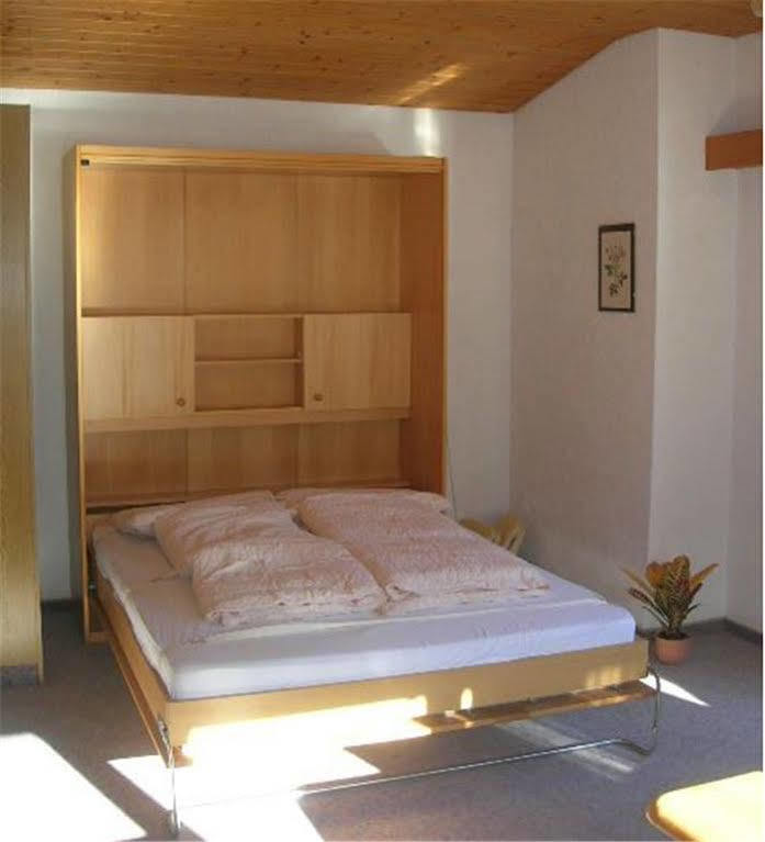 شقة سامنون  في Haus Che D'Mot المظهر الخارجي الصورة